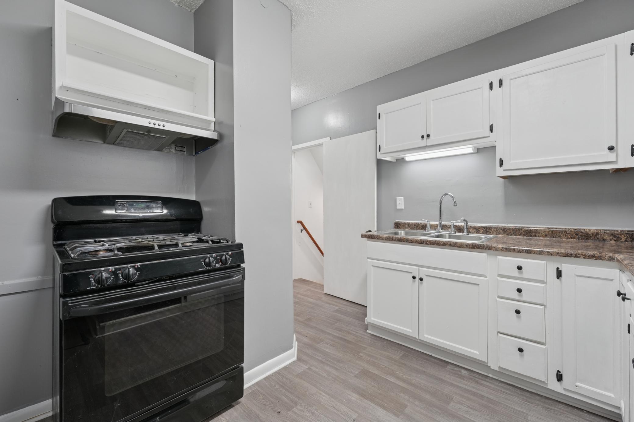 Kitchen 3.jpg