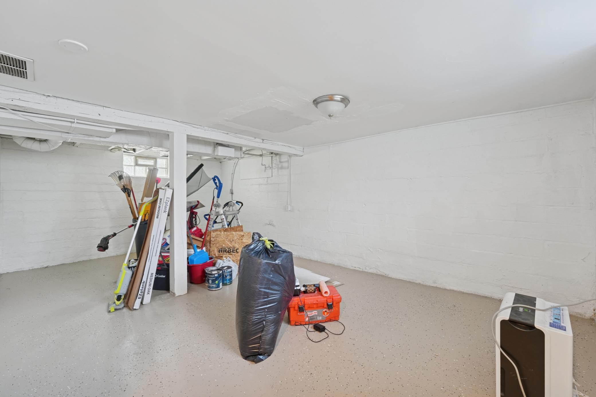 Basement 2.jpg