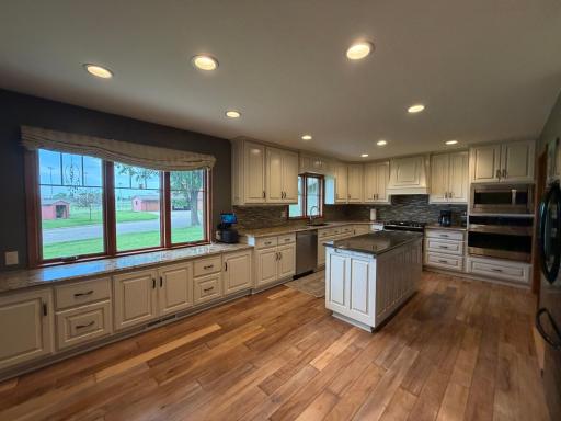306 S Fairview Drive, Luverne, MN 56156