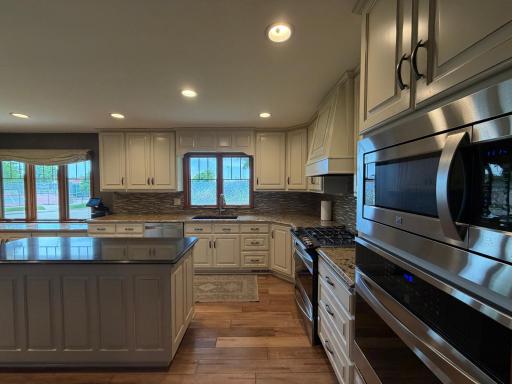 306 S Fairview Drive, Luverne, MN 56156