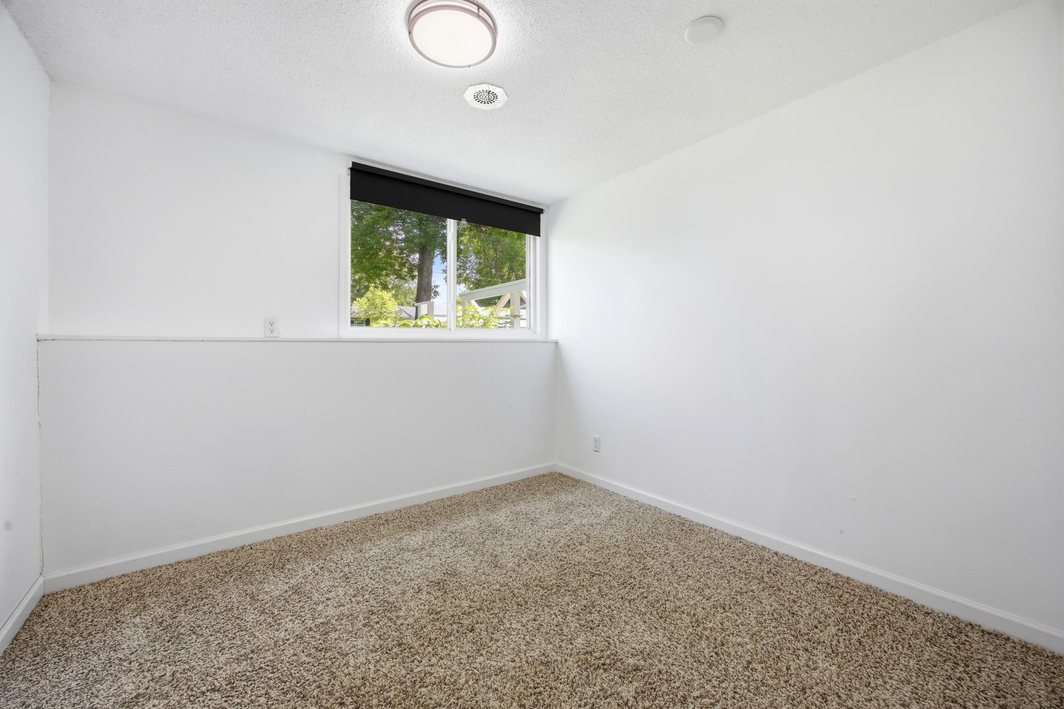 bedroom 5.jpg