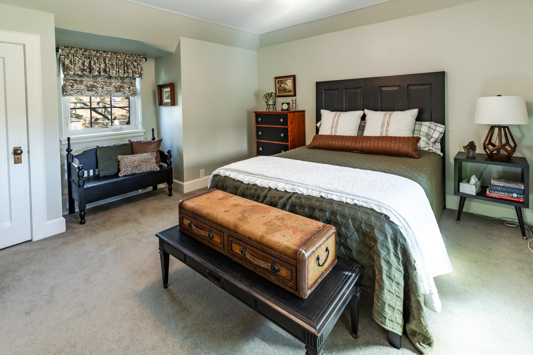 Bedroom_3_1001.jpg