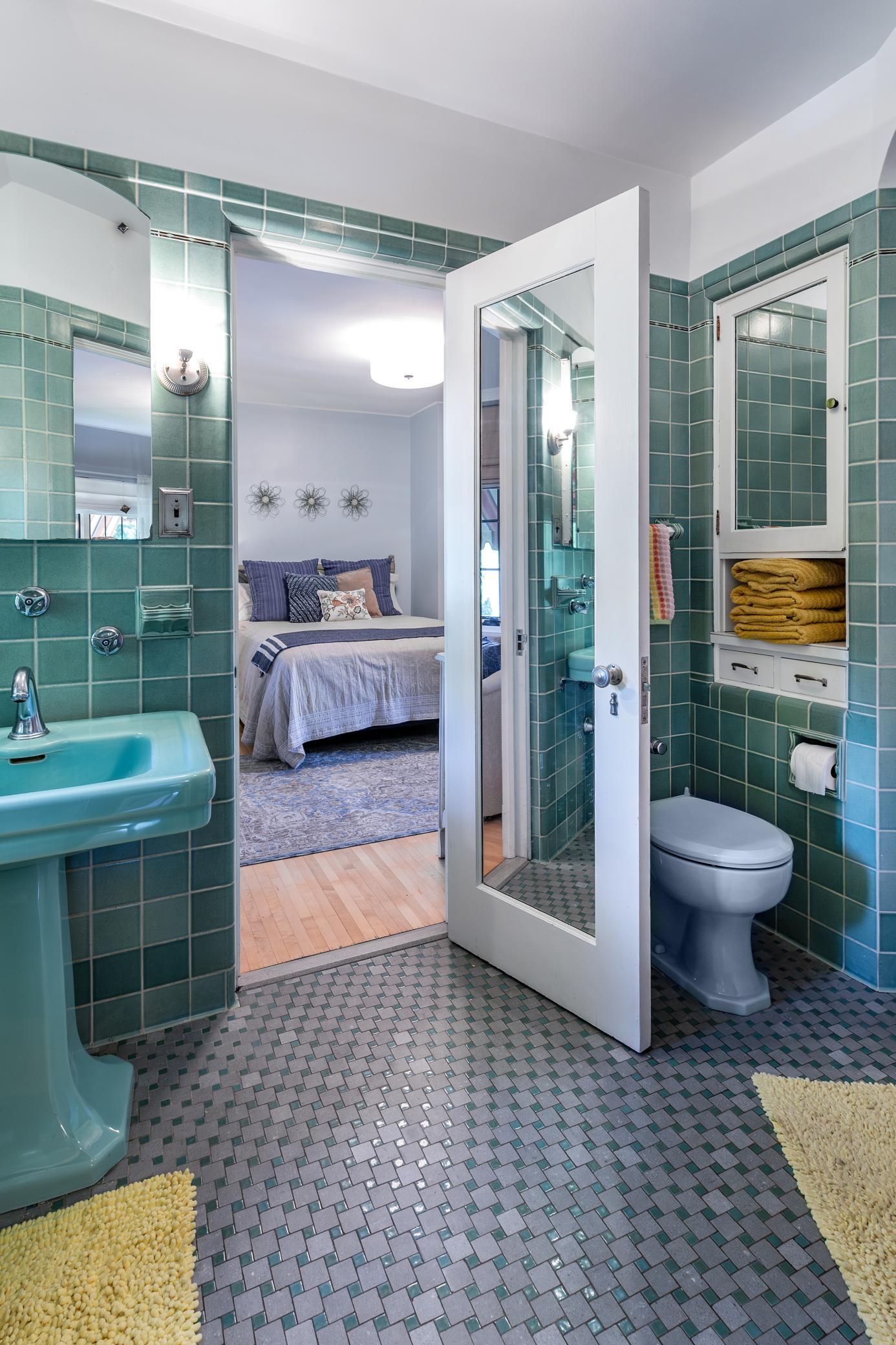 Copy of Jack and Jill Bathroom1000.jpg