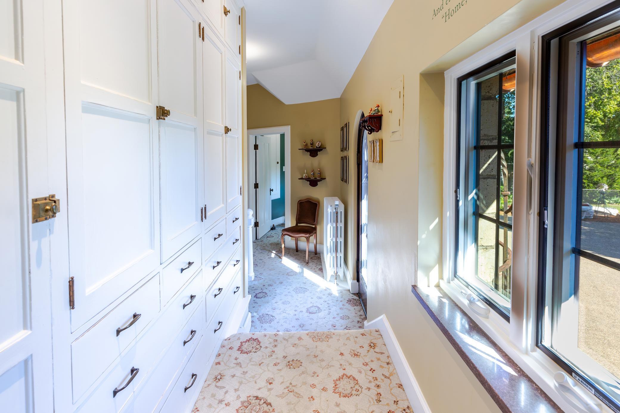 Upstairs_Bedroom_3_Landing_1000.jpg