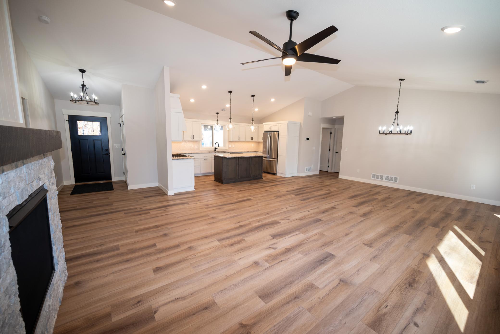 Open floor plan!
