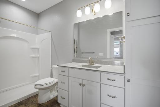 1562 Eagle Ridge Street NE, Owatonna, MN 55060