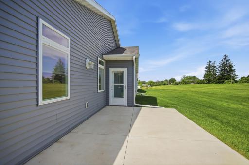1562 Eagle Ridge Street NE, Owatonna, MN 55060