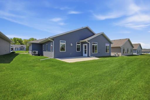 1562 Eagle Ridge Street NE, Owatonna, MN 55060