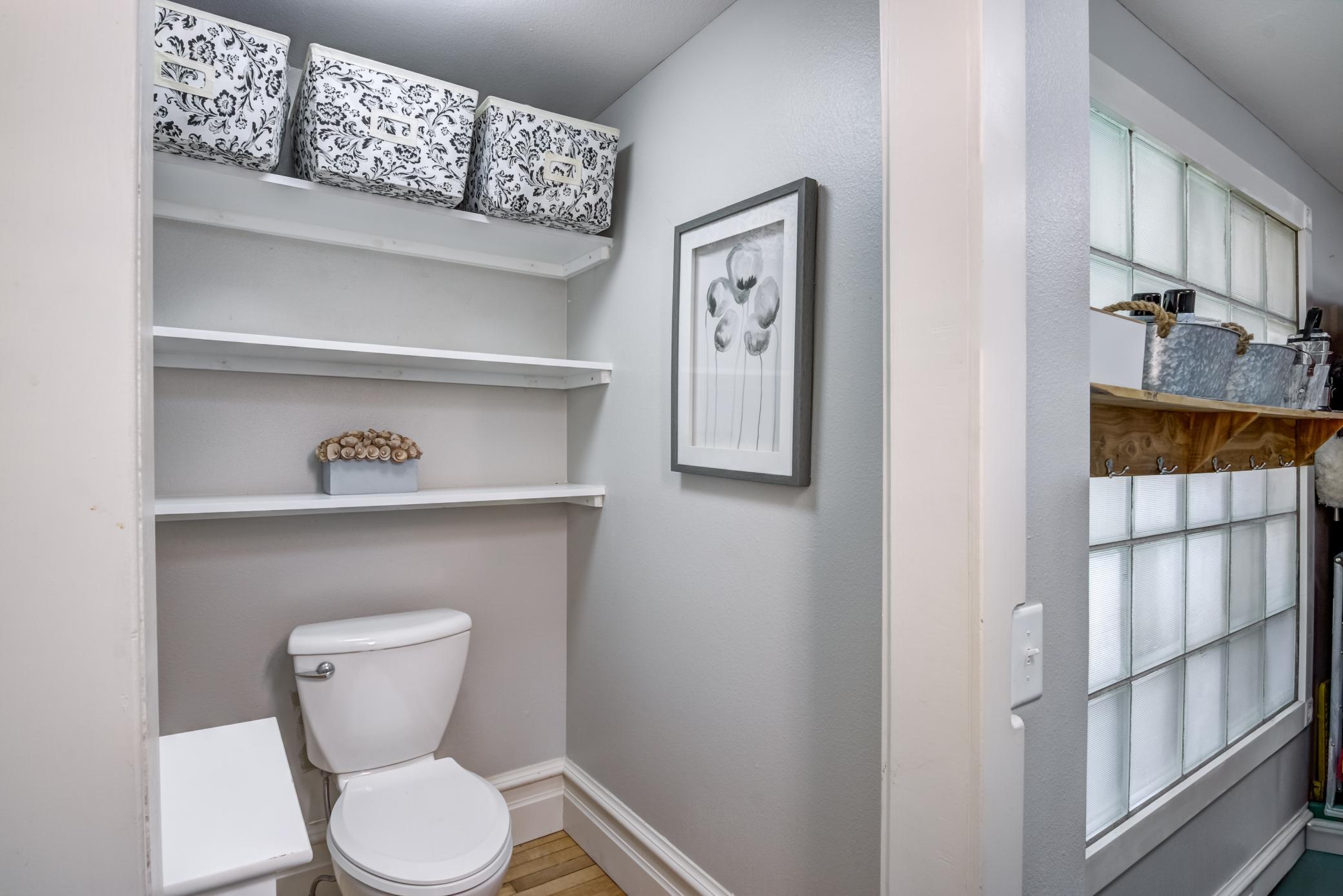 12b - Bathroom-4.jpg