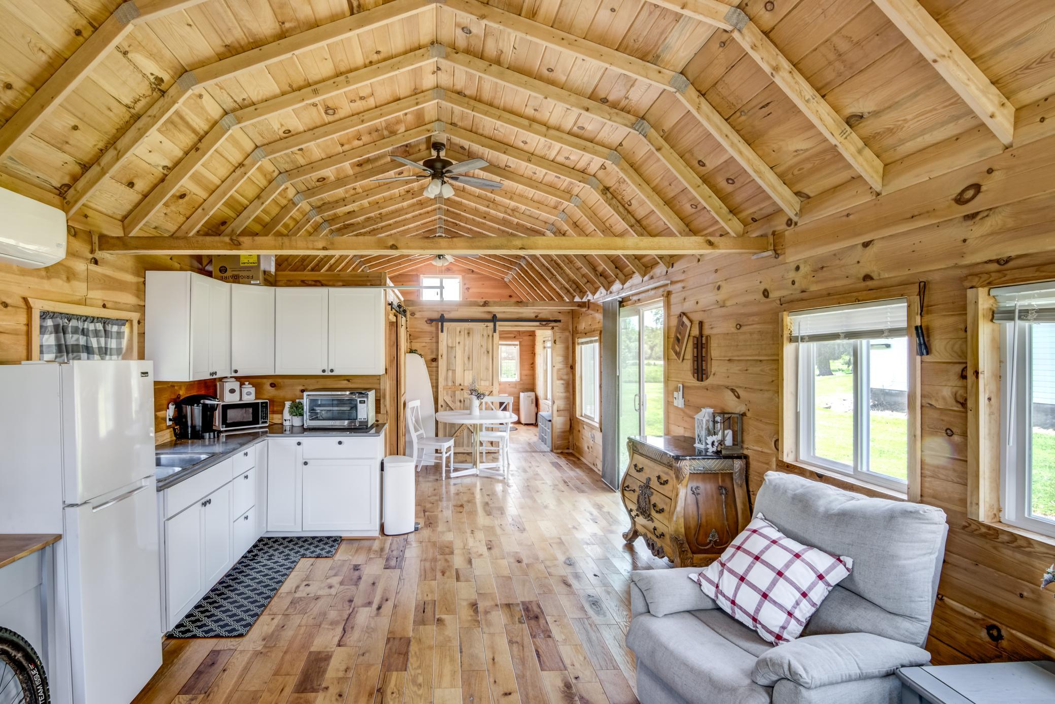 18 - Outbuilding-09.jpg