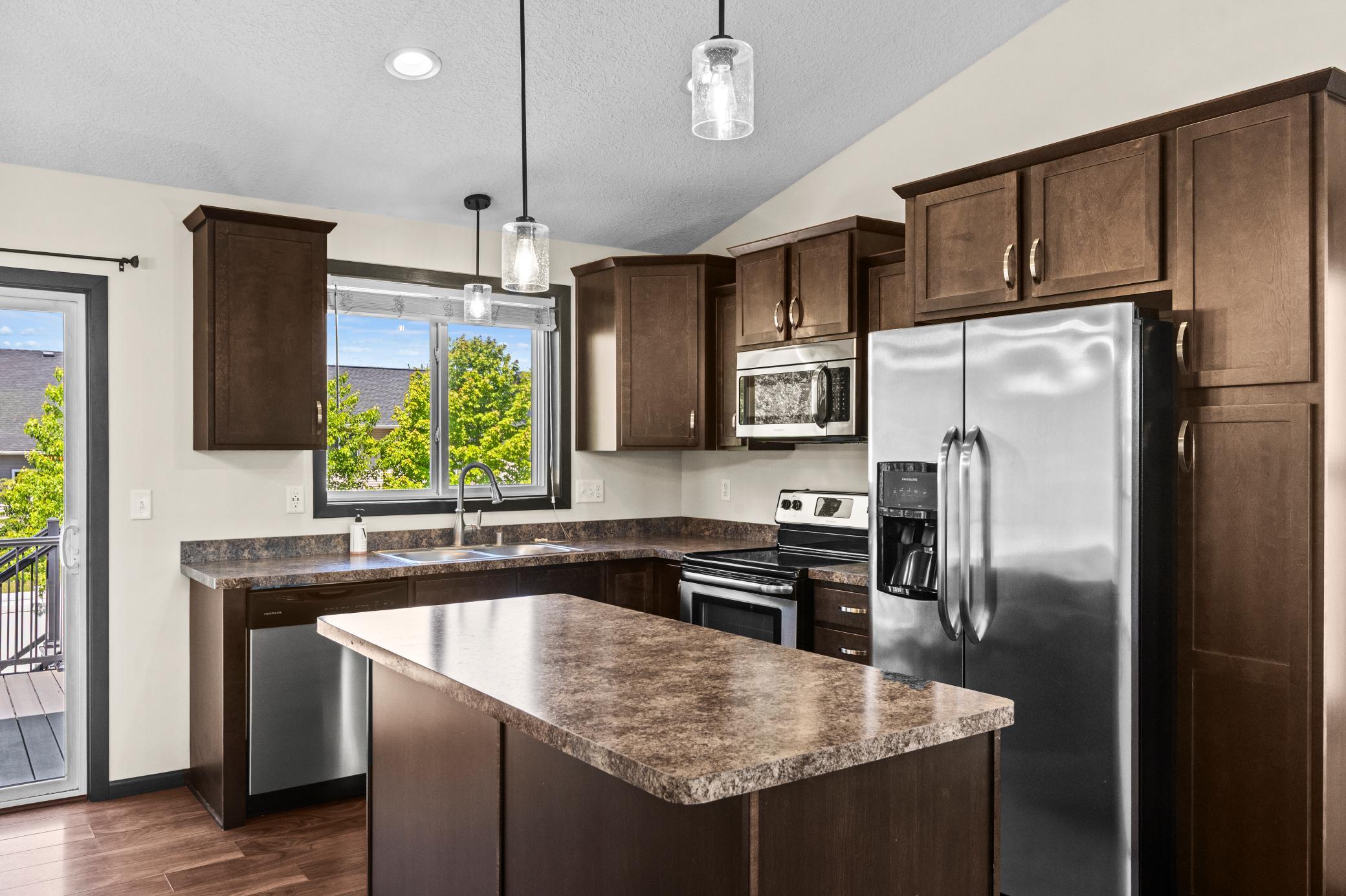 9420 Toledo Lane N, Brooklyn Park, MN 55443-9352.JPG
