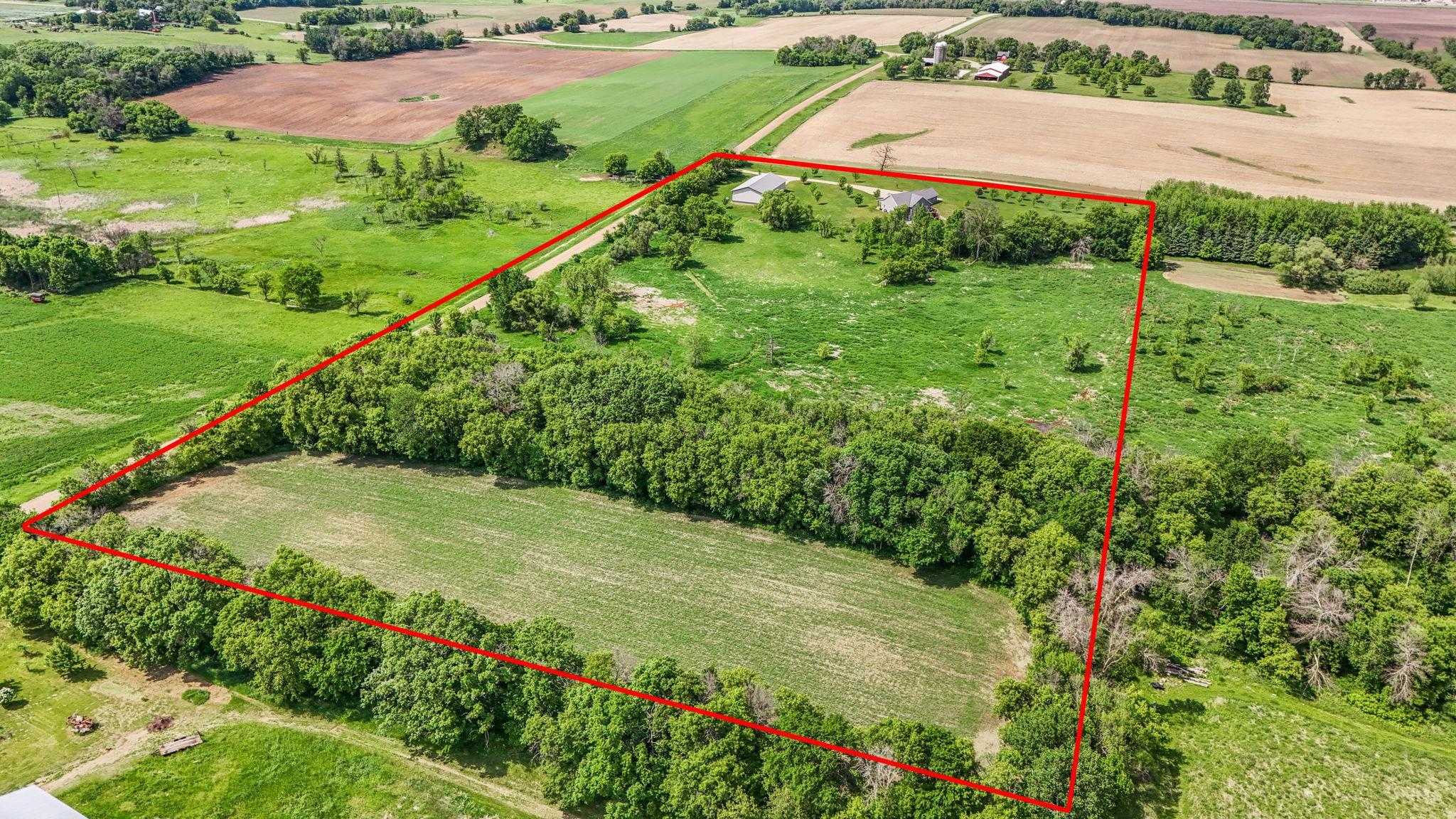 Property lines are approximate.