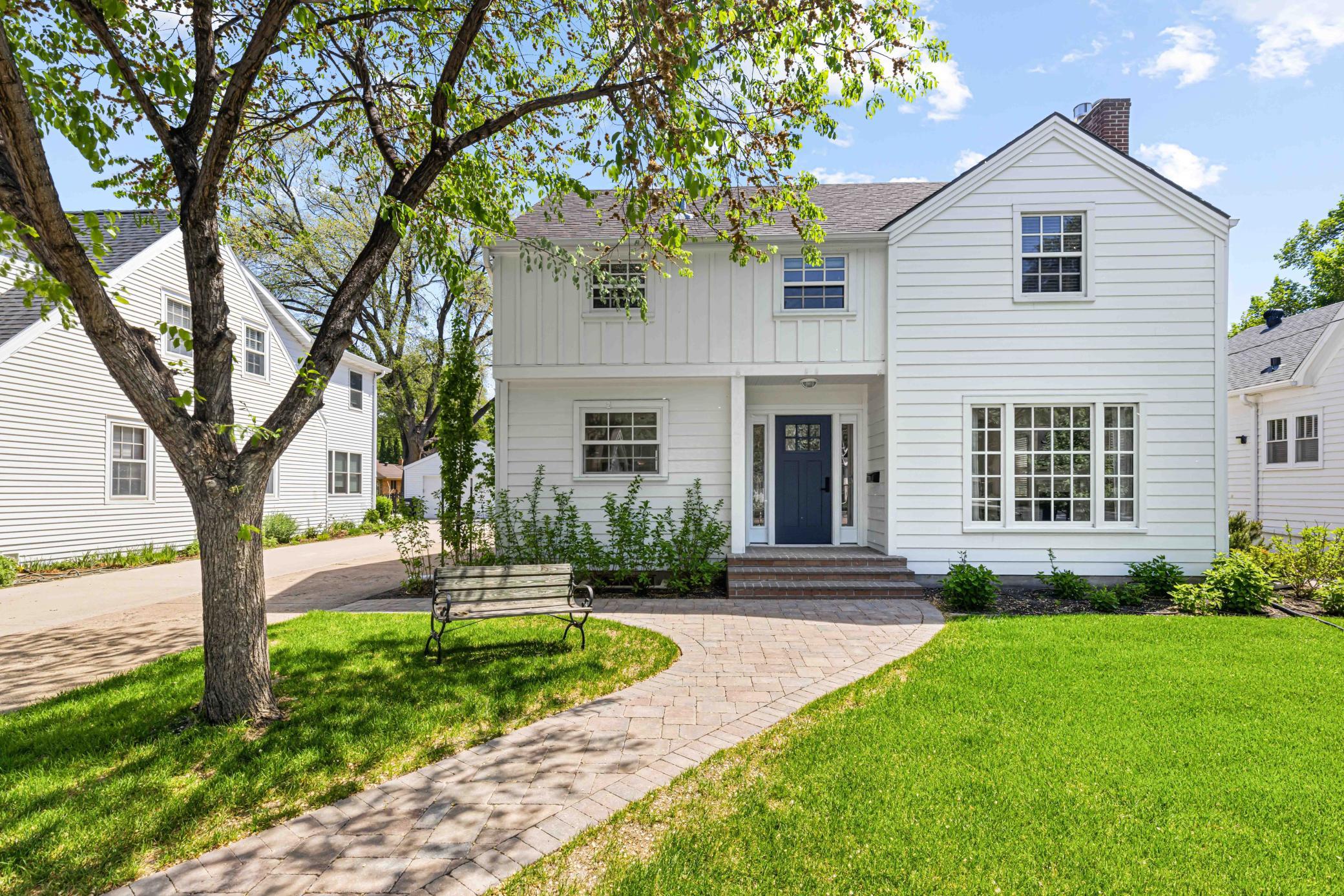 1334 8th St S Fargo-1.jpg
