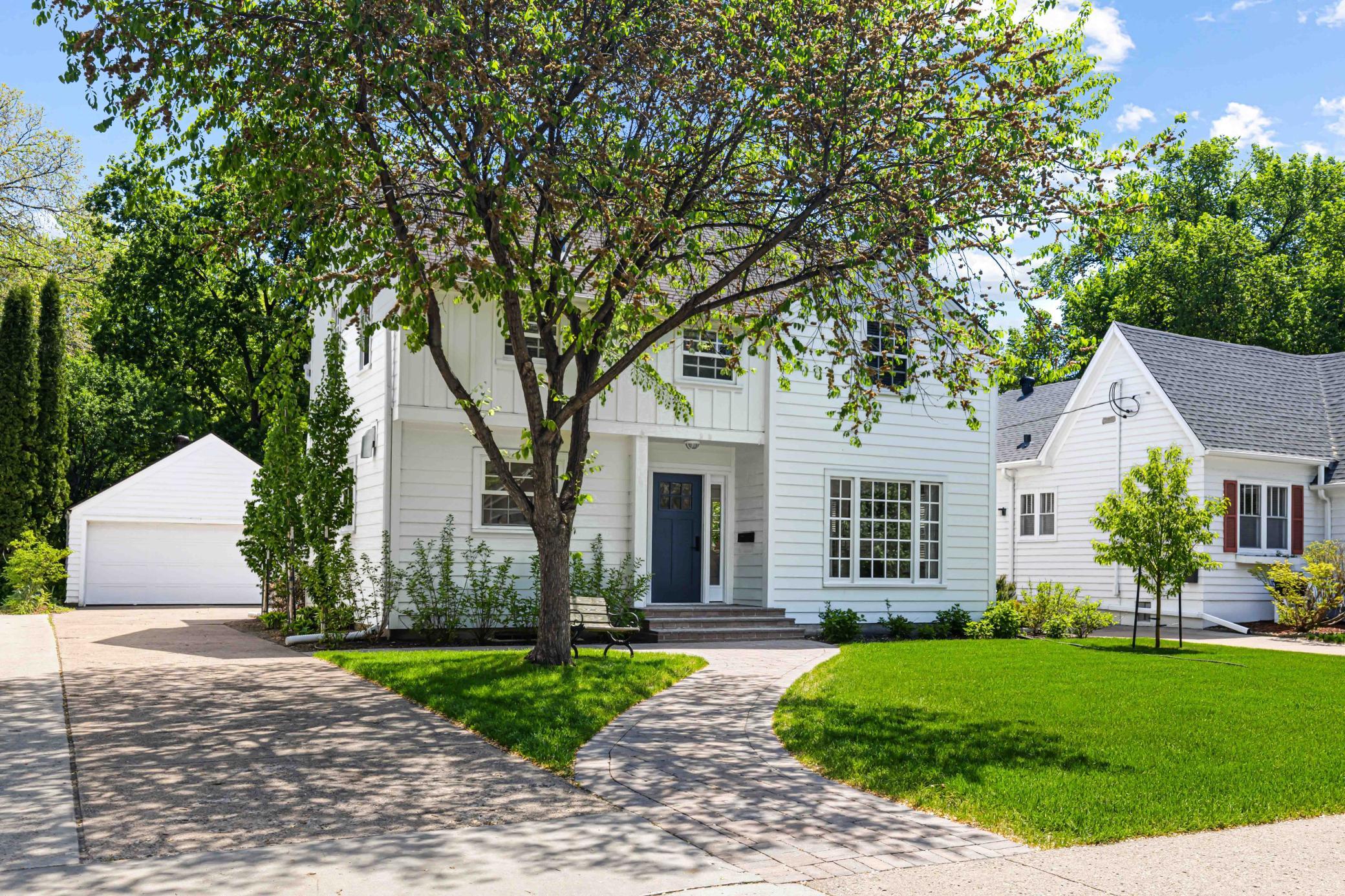 1334 8th St S Fargo-3.jpg
