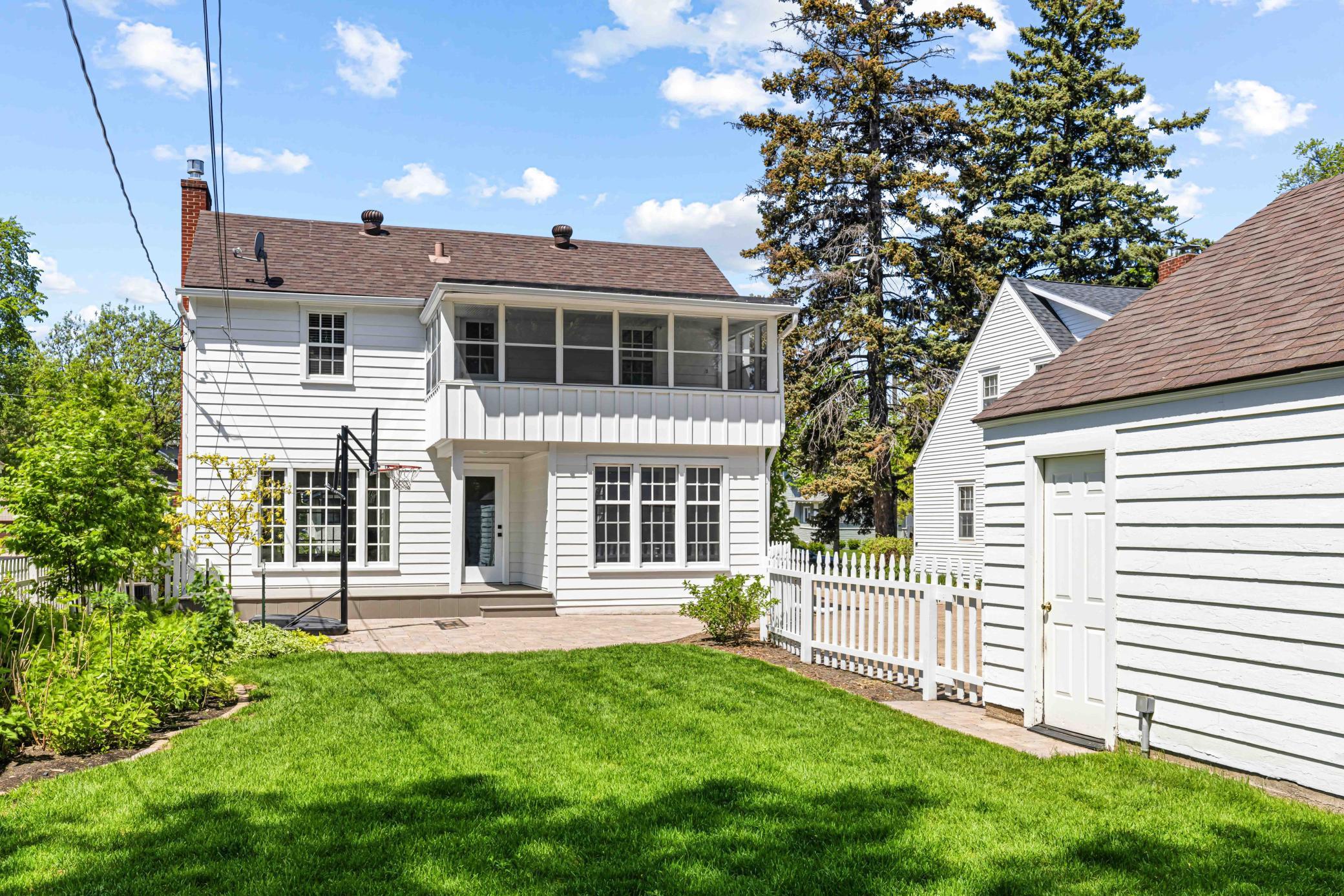 1334 8th St S Fargo-11.jpg
