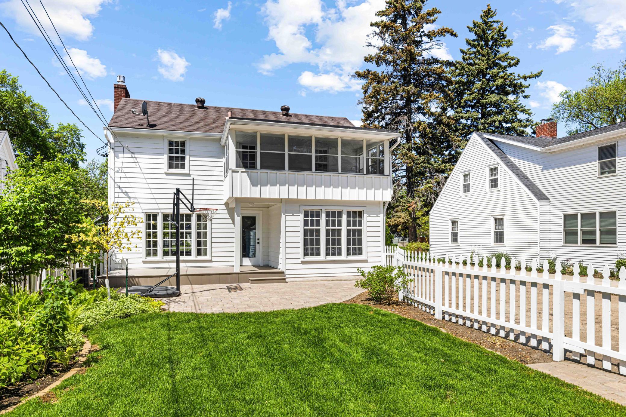 1334 8th St S Fargo-12.jpg