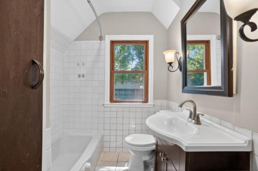 3633 Lowry Avenue N, Minneapolis, MN 55422