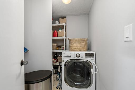 19-web-or-mls-3131-excelsior-blvd-713.jpg