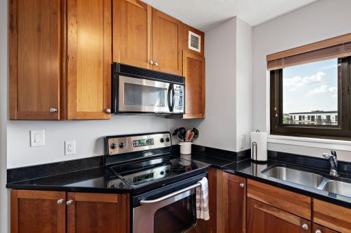 12-web-or-mls-3131-excelsior-blvd-713.jpg