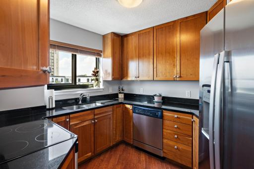 9-web-or-mls-3131-excelsior-blvd-713.jpg