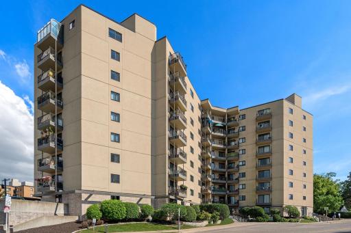 1-web-or-mls-3131-excelsior-blvd-713.jpg