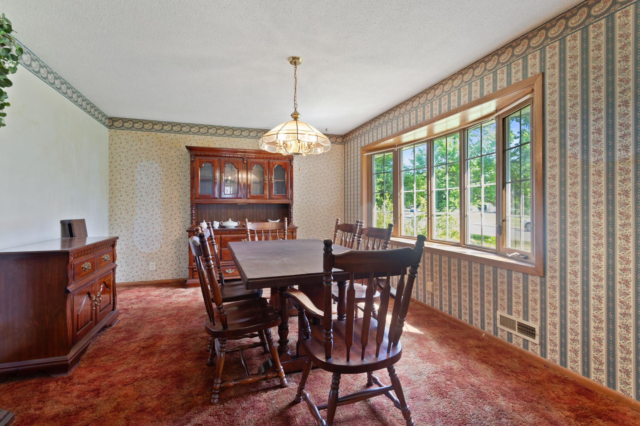 Large Windows for Great Natural Light