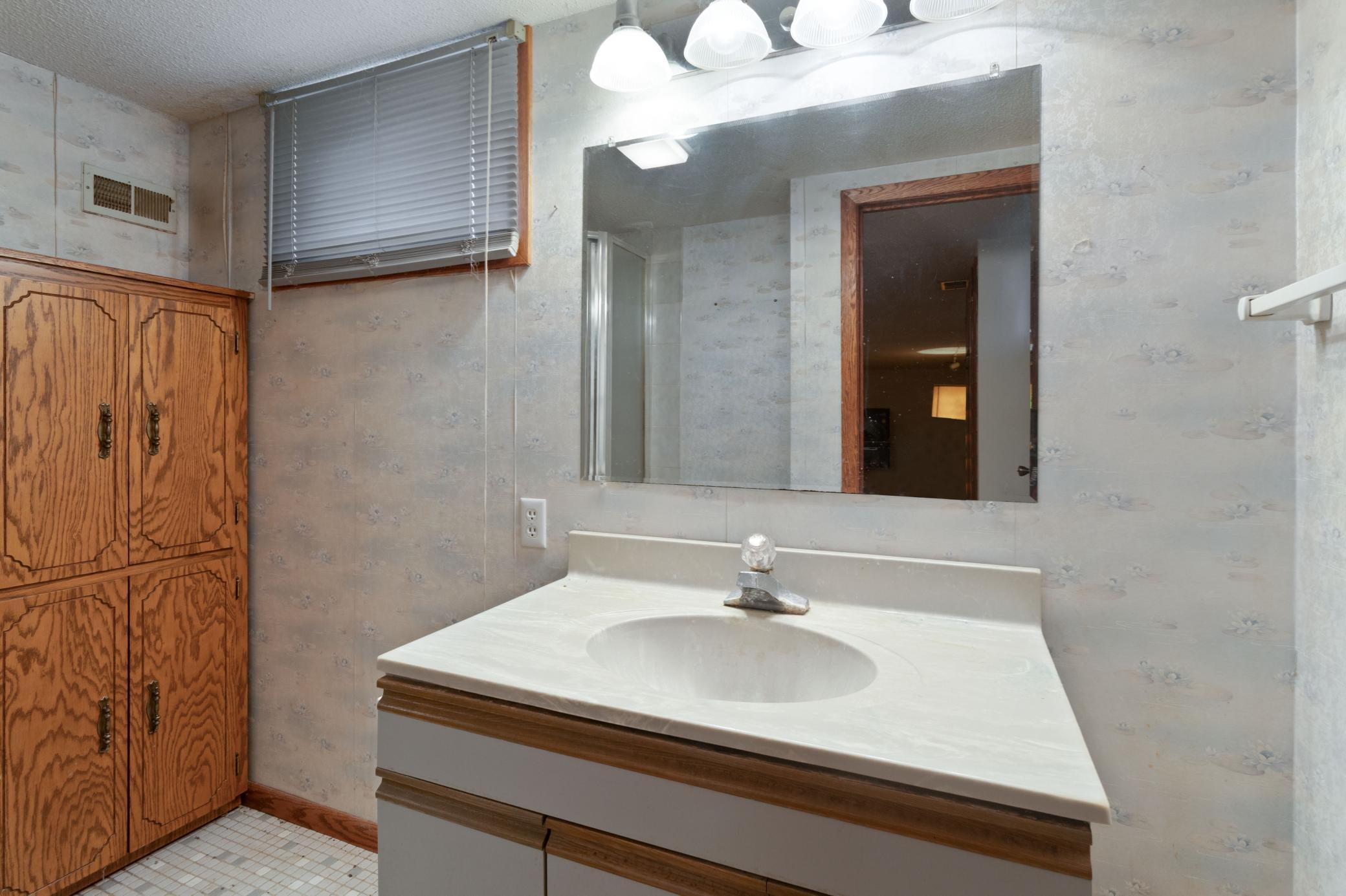 LL 3/4 Bathroom