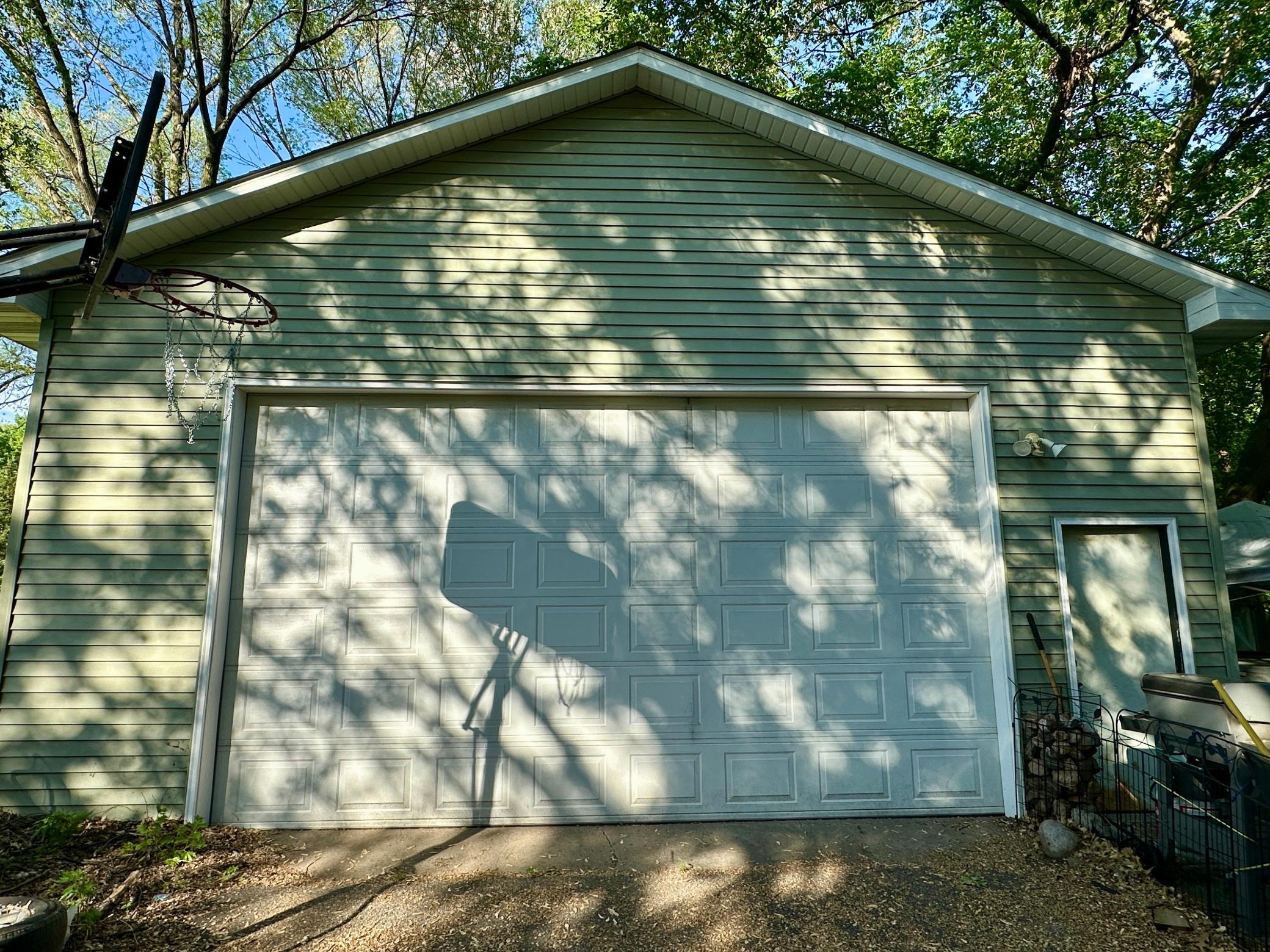 4-car garage