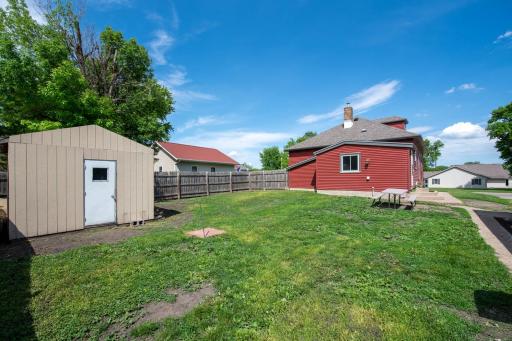908 3rd Street SW, Waseca, MN 56093
