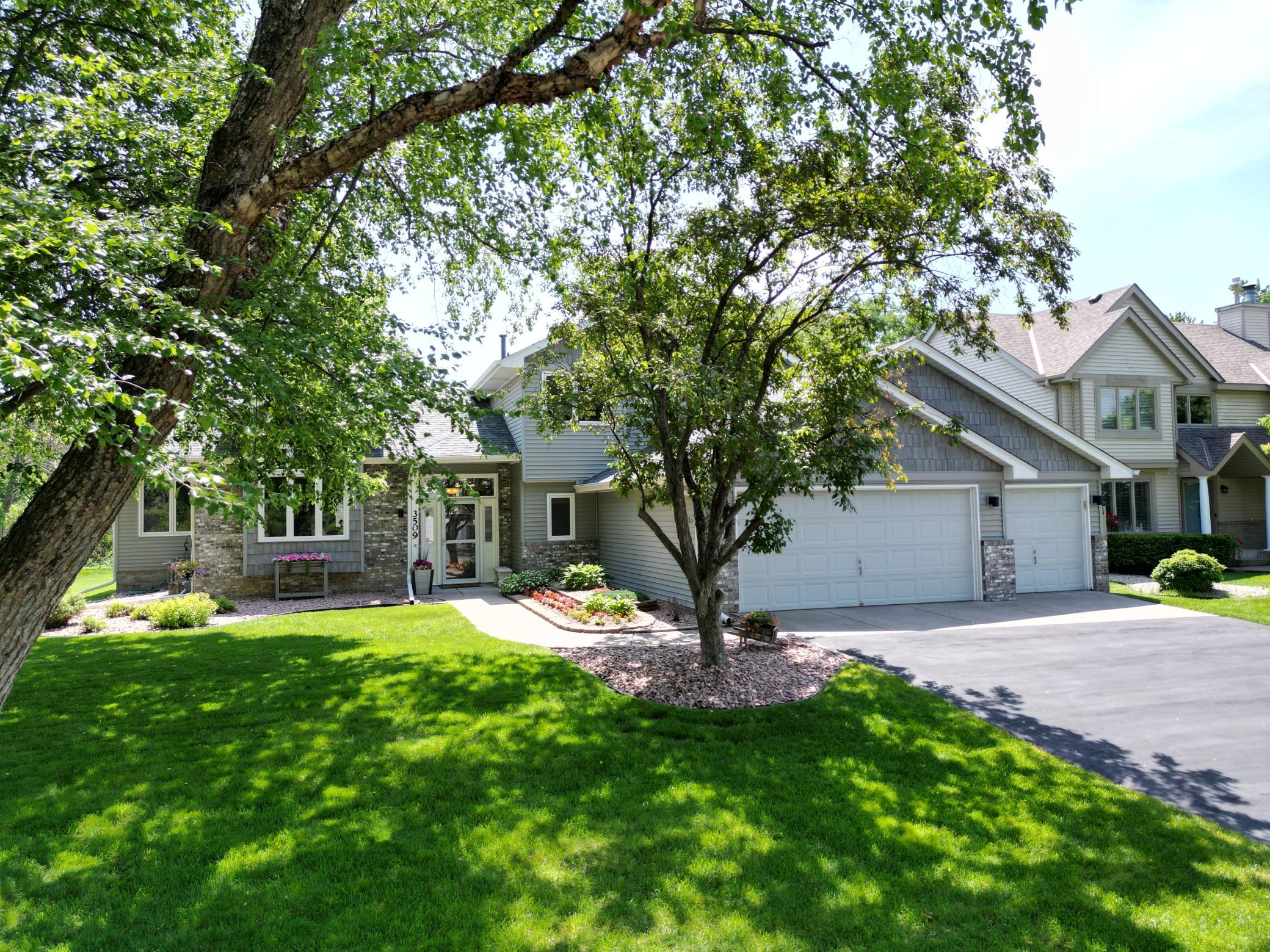 3509 92nd Avenue N, Brooklyn Park, MN 55443