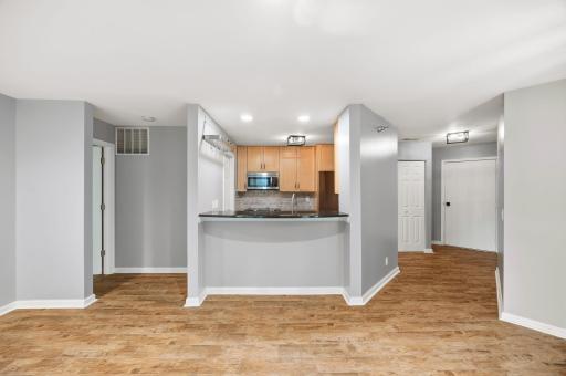 6048 Chasewood Parkway, 1, Hopkins, MN 55343