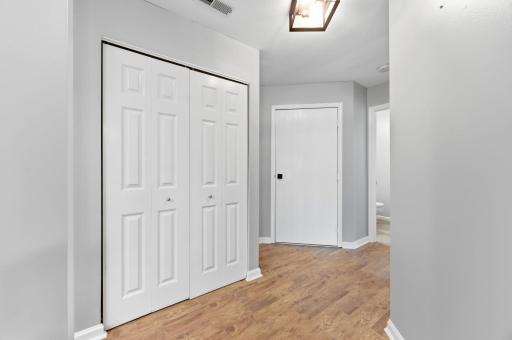 6048 Chasewood Parkway, 1, Hopkins, MN 55343