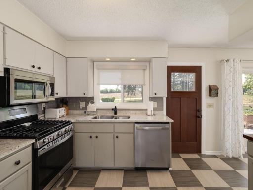6416 Crofoot Avenue NW, Maple Lake, MN 55358