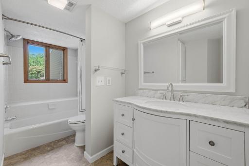 14917 45th Avenue N, Plymouth, MN 55446