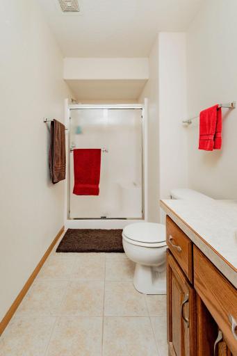 3220 40th Avenue S, D, Fargo, ND 58104