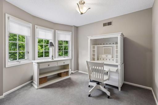 940 Brockton Lane N, Plymouth, MN 55447