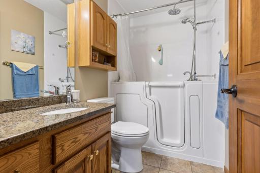 843 Leroy Lane, River Falls, WI 54022
