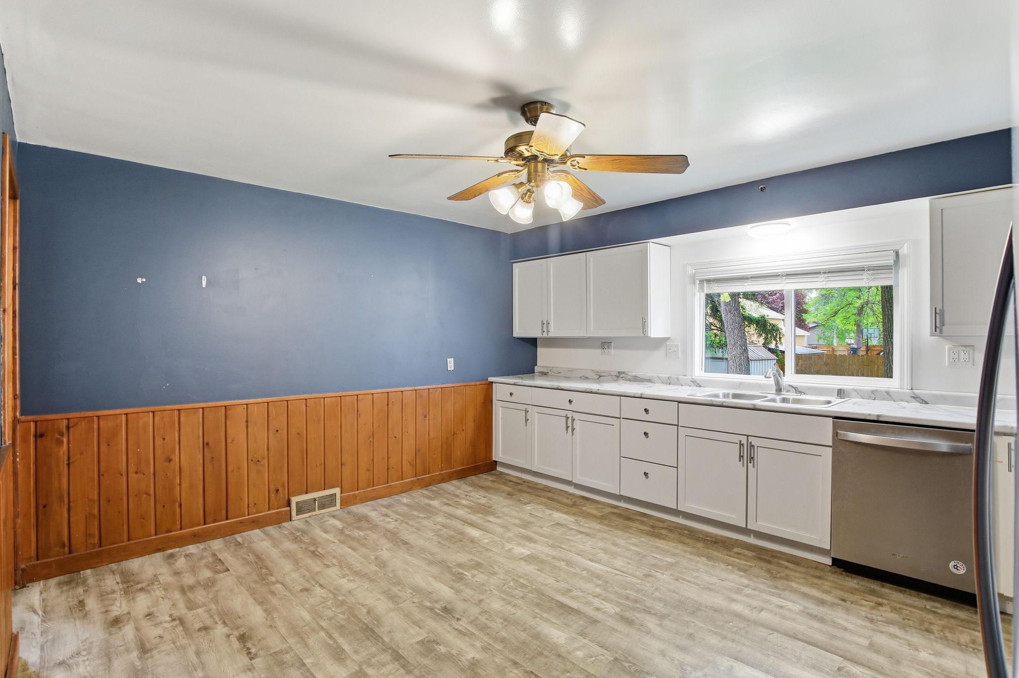 11-web-or-mls-7804-Emerson-Ave-N-11.jpg