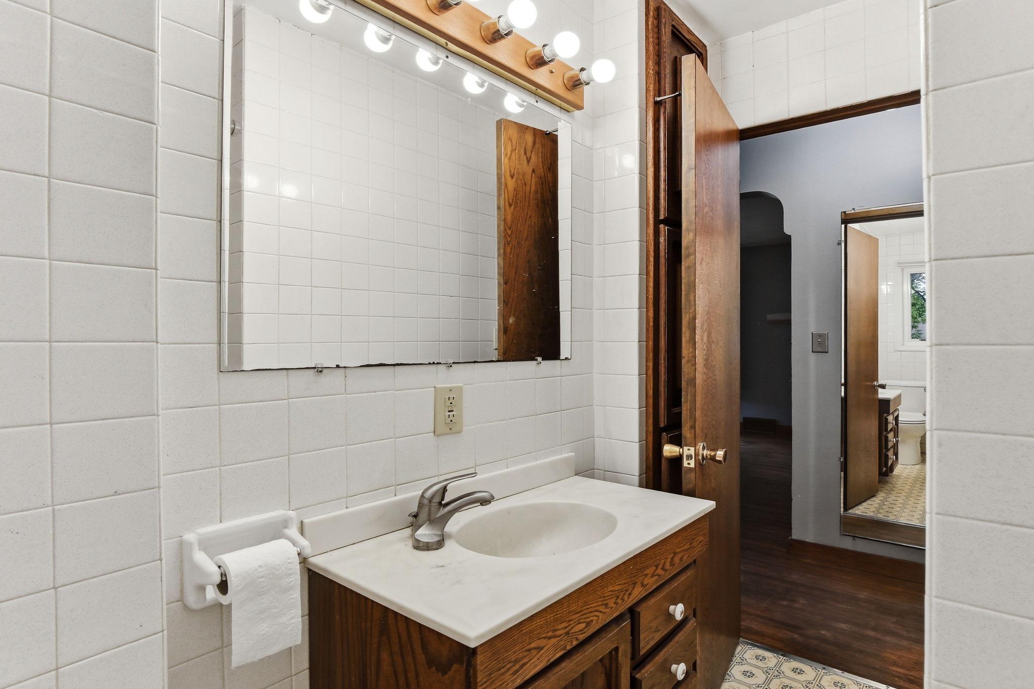 18-web-or-mls-7804-Emerson-Ave-N-18.jpg