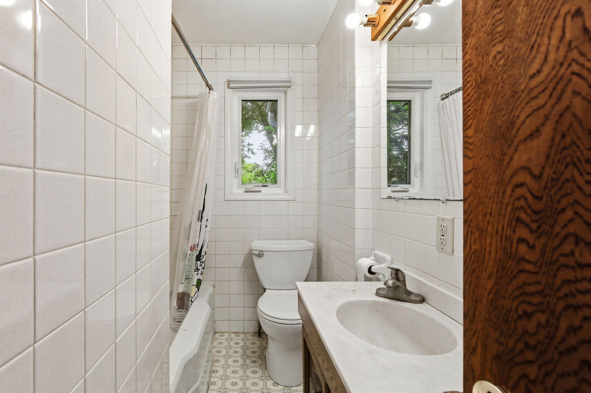 17-web-or-mls-7804-Emerson-Ave-N-17.jpg