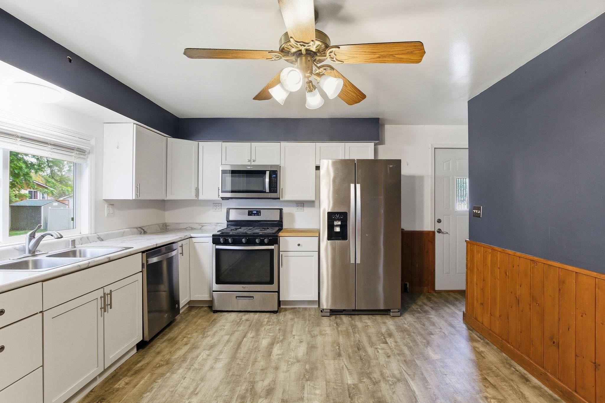 9-web-or-mls-7804-Emerson-Ave-N-09.jpg