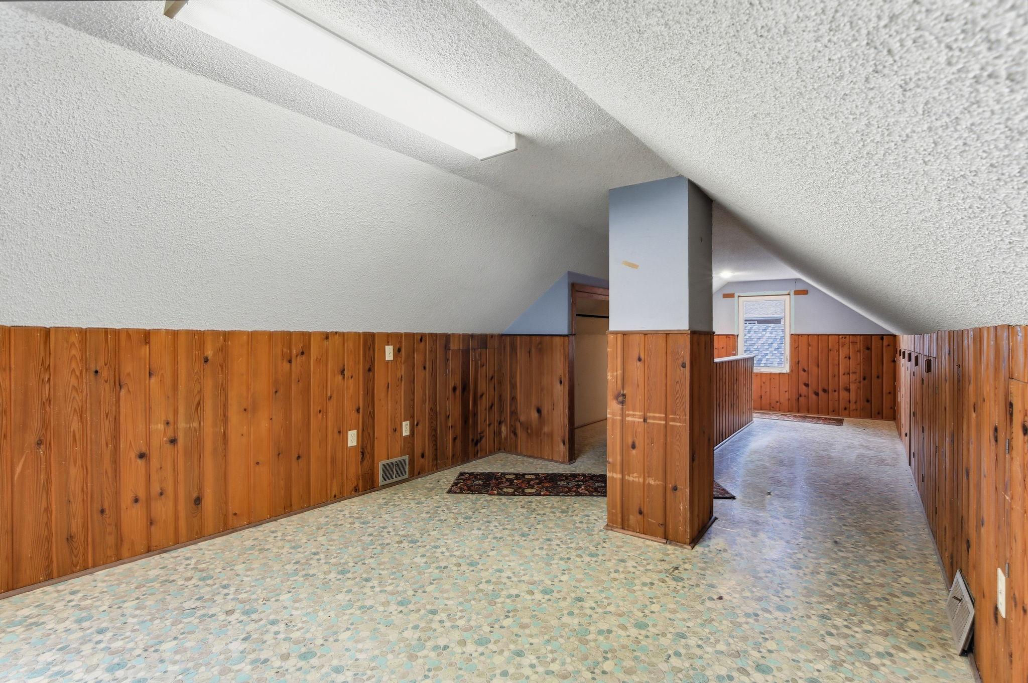 21-web-or-mls-7804-Emerson-Ave-N-21.jpg