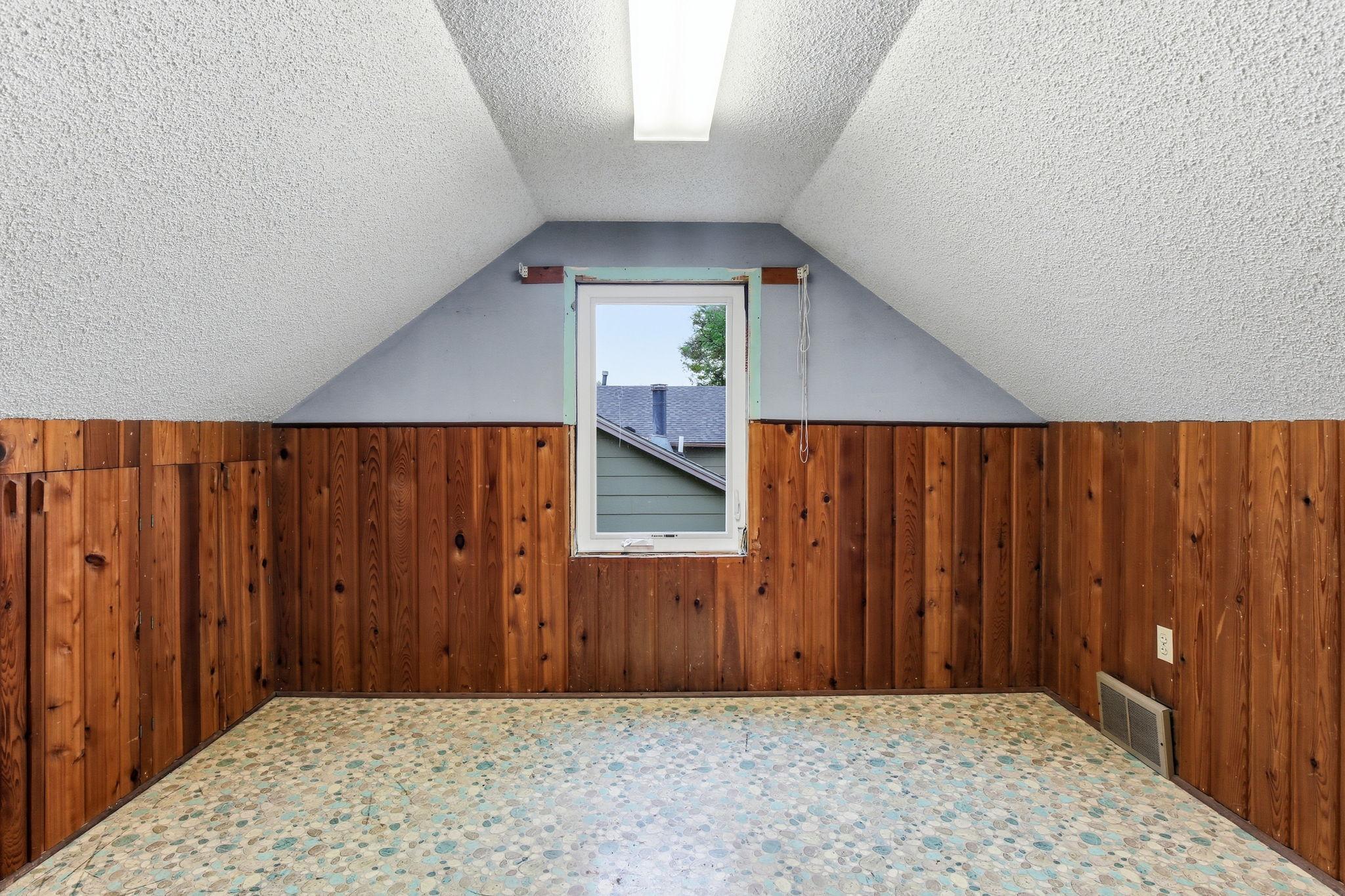 23-web-or-mls-7804-Emerson-Ave-N-23.jpg