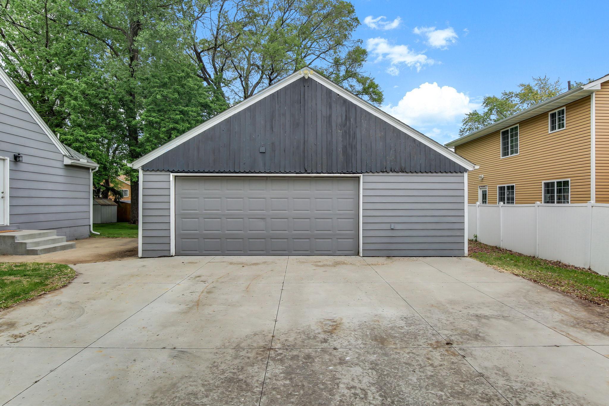 30-web-or-mls-7804-Emerson-Ave-N-30.jpg