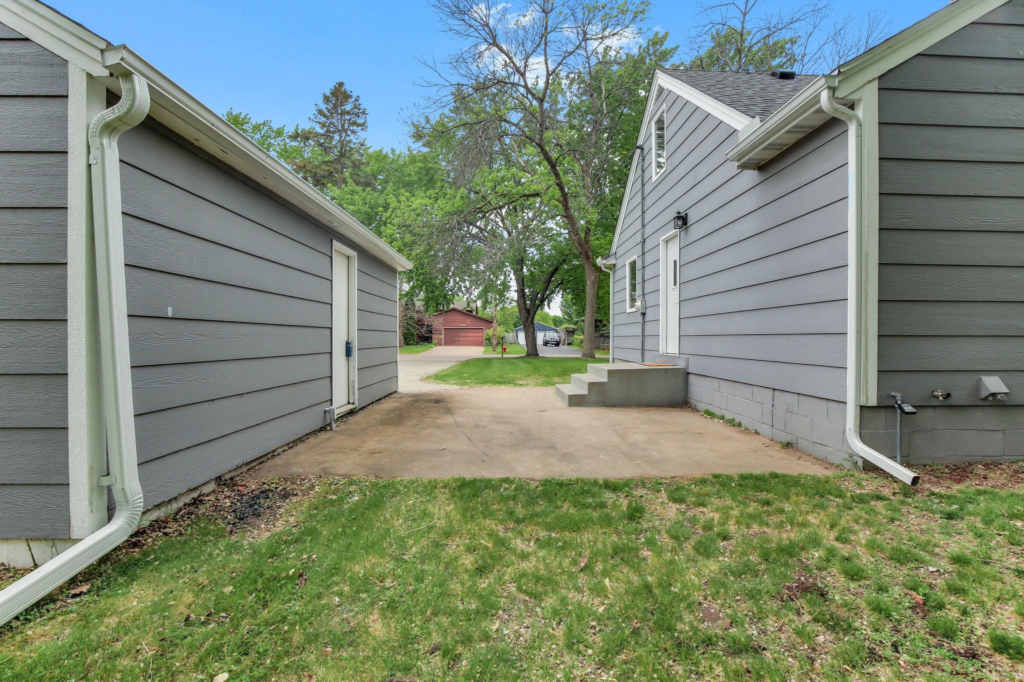 33-web-or-mls-7804-Emerson-Ave-N-33.jpg