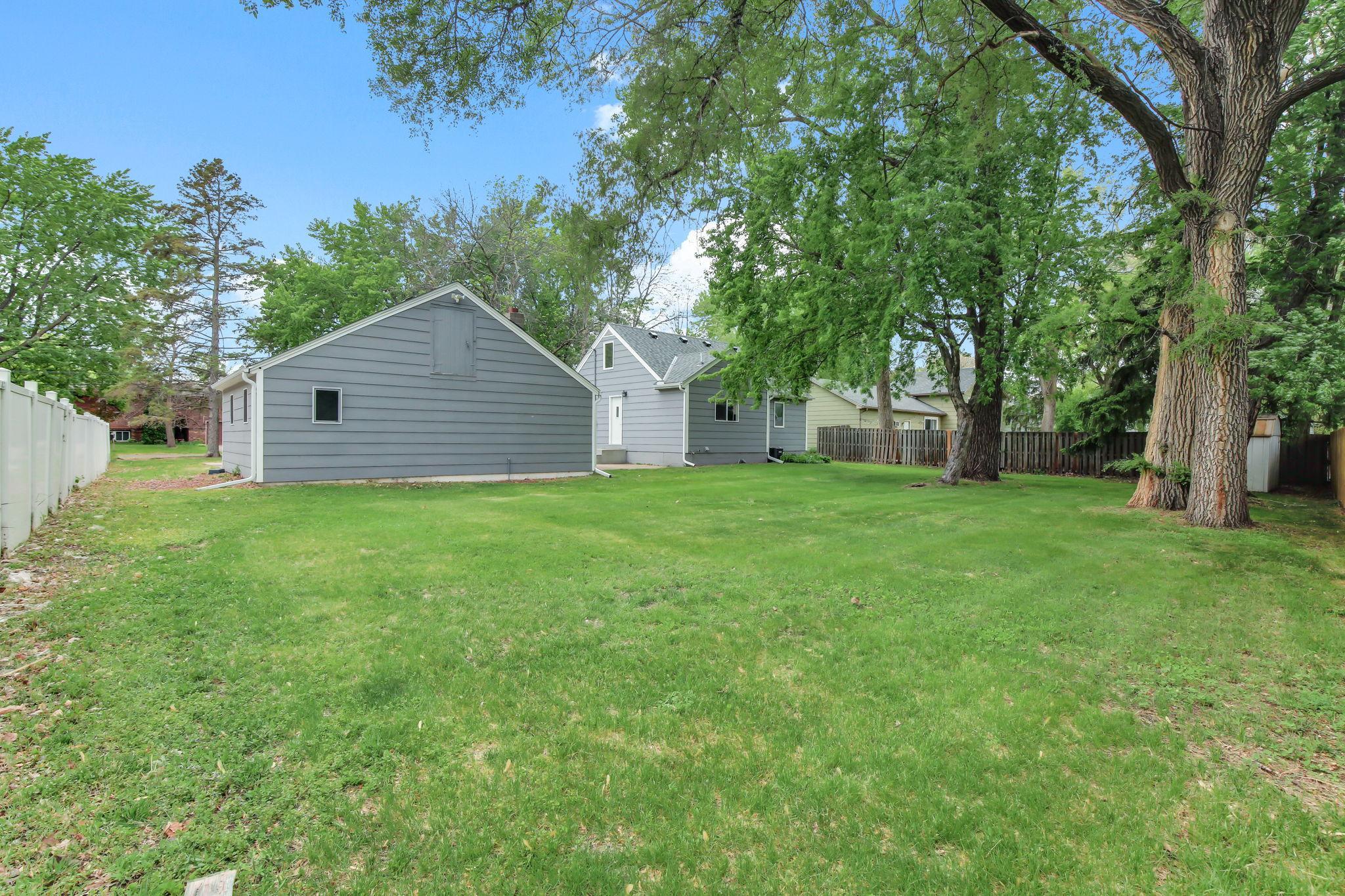 34-web-or-mls-7804-Emerson-Ave-N-34.jpg