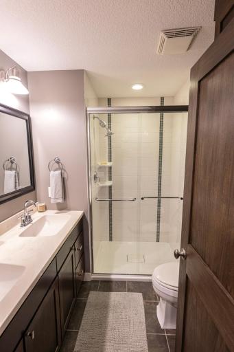 GuestBath copy.jpg