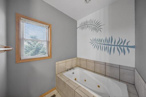 463 Sierra Lane NW, Eyota, MN 55934