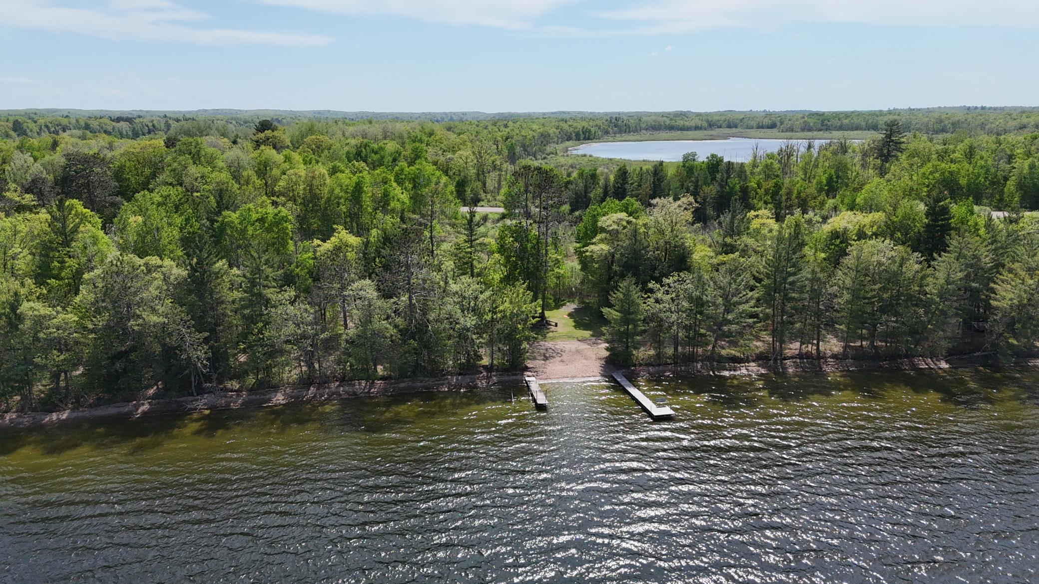 Rare acreage on Dam Lake