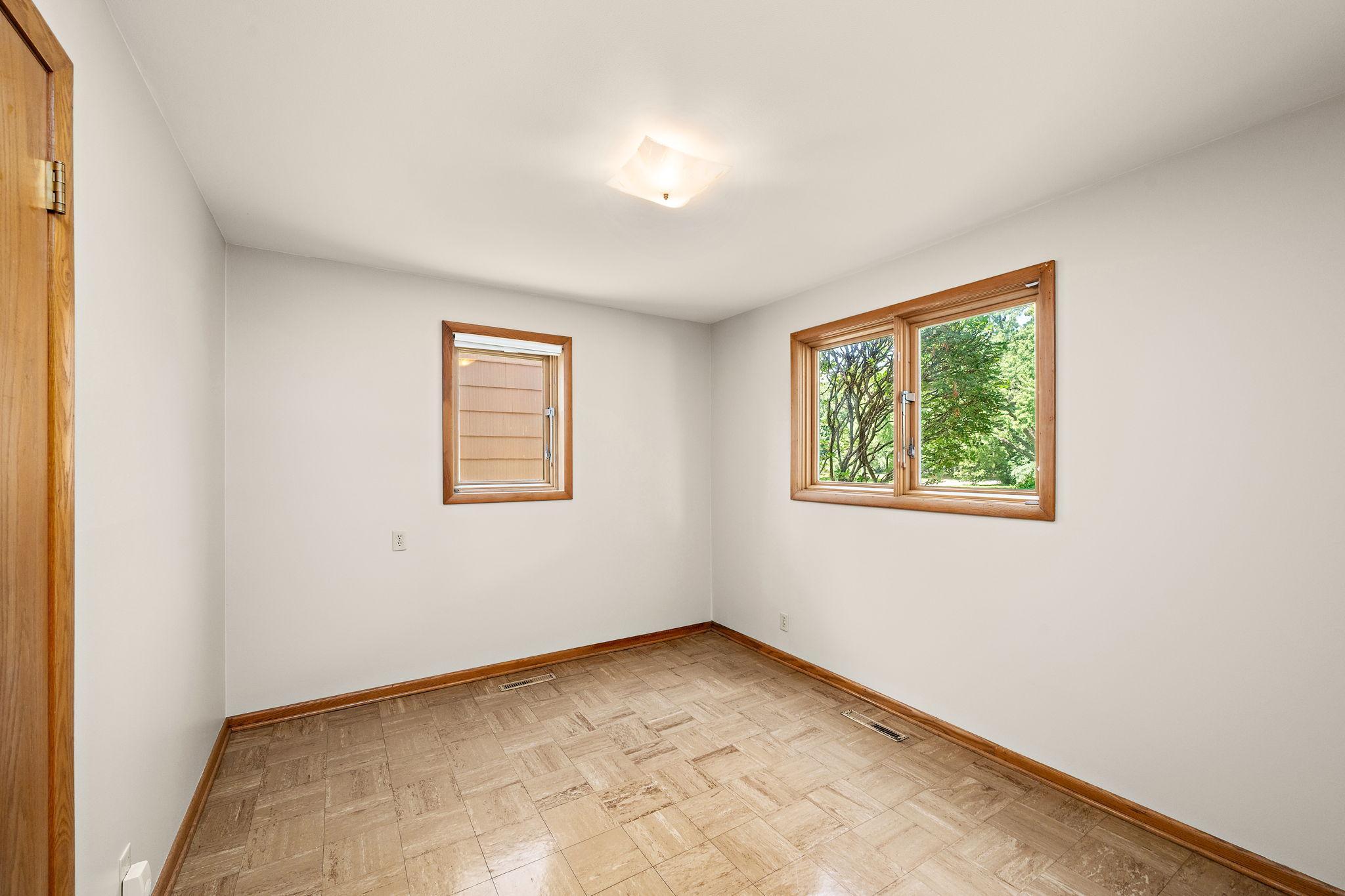 15-web-or-mls-6305-maloney-ave.jpg